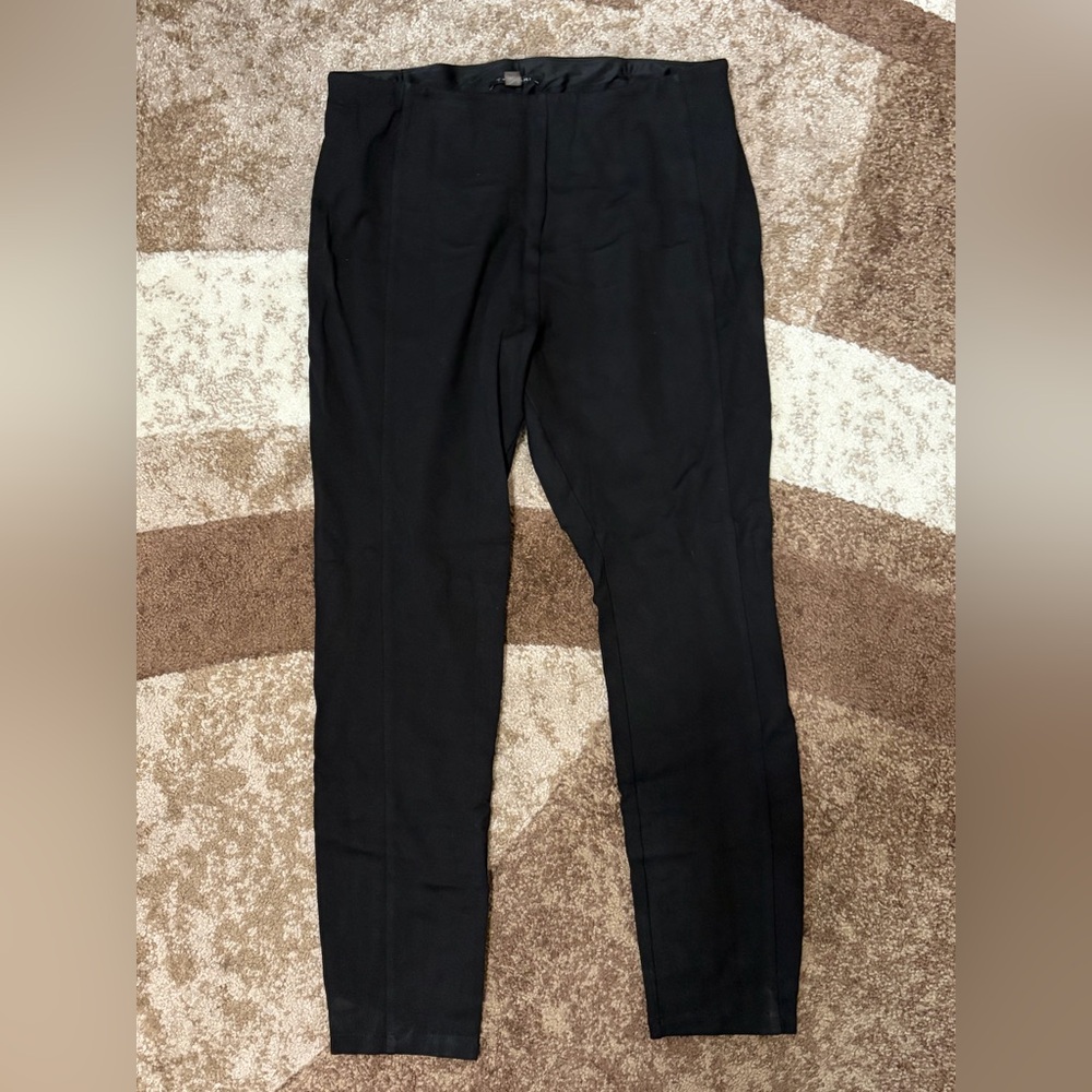 Tahari Black Pull-On Dress Pants ✨